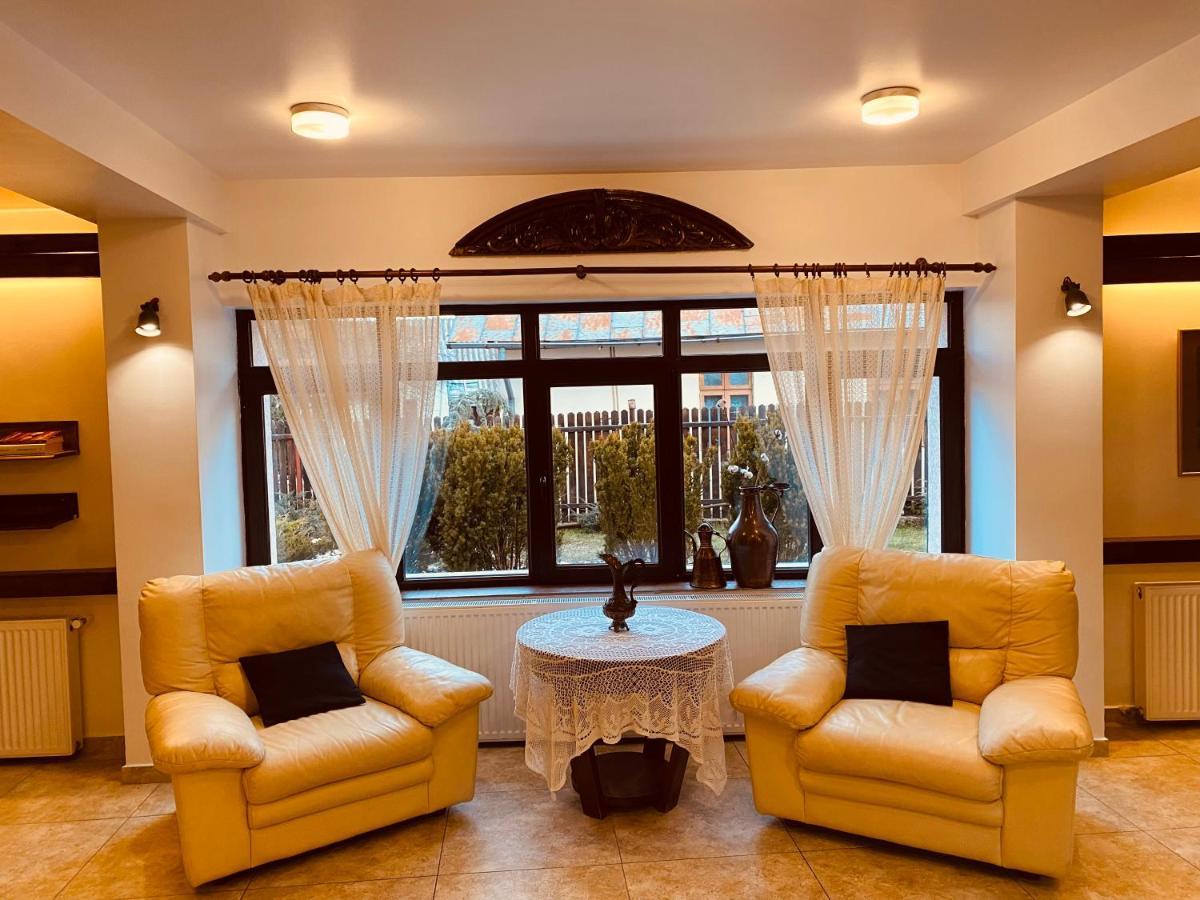 Hotel Casa Pisica Noastra Breaza  Exteriér fotografie