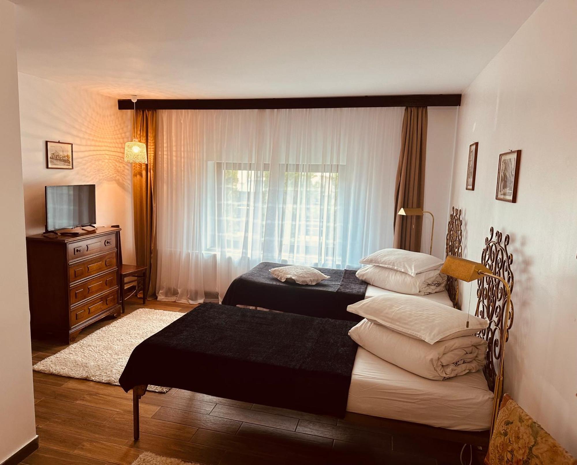 Hotel Casa Pisica Noastra Breaza  Exteriér fotografie